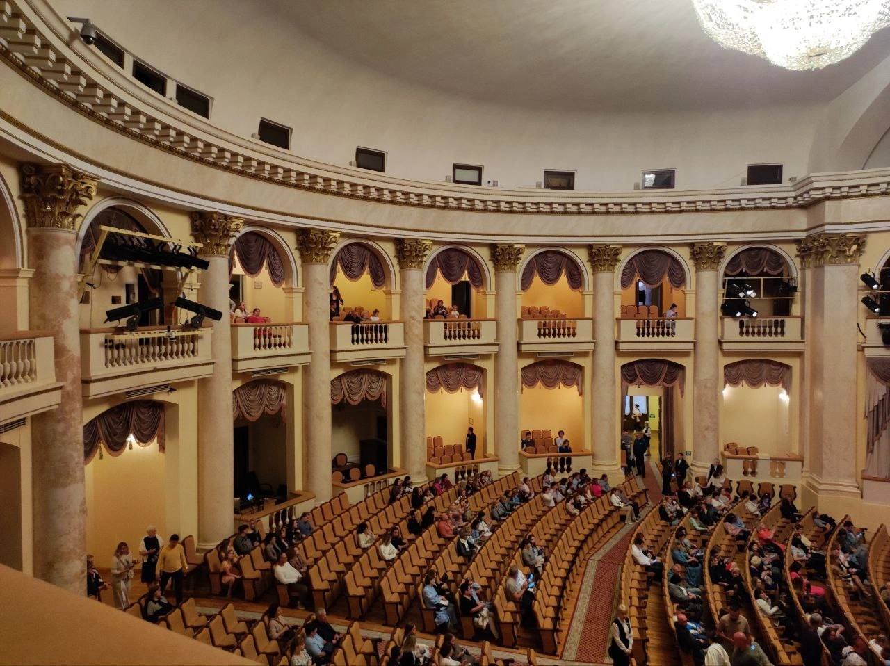 Чехов. 5 пудов любви, 22 несчастья, 33 истерики