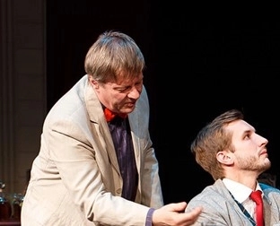 Спектакль «Неугомонный дух» Спектакль «Неугомонный дух»