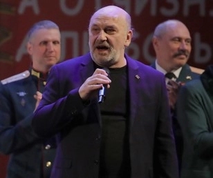 За веру! За Отчизну! За любовь! За веру! За Отчизну! За любовь!